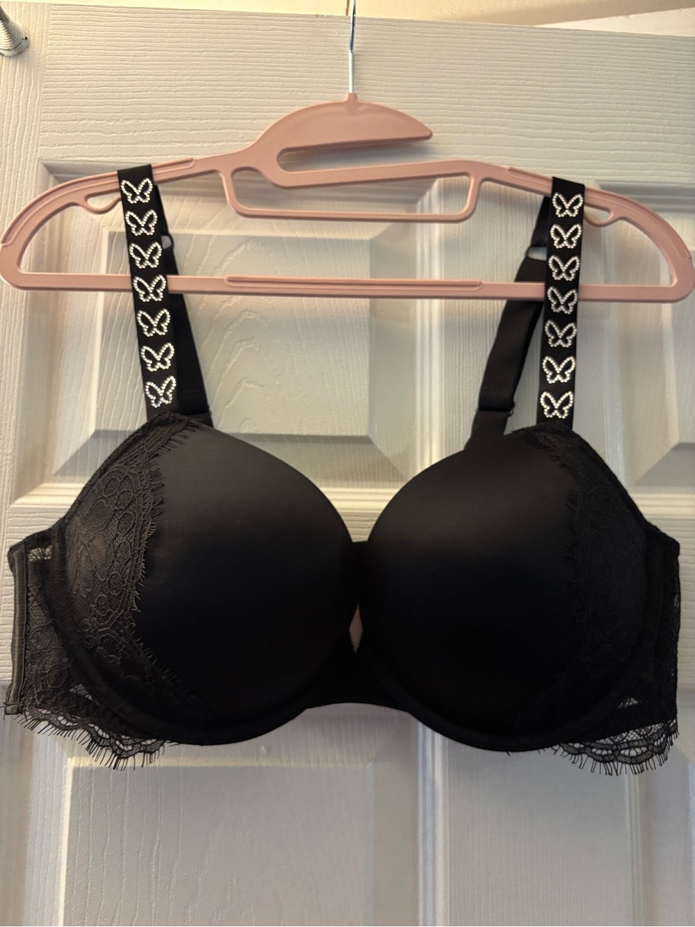 Victoria's Secret Black Molded Lace T-Shirt Bra with Butterfly-Strap Detail